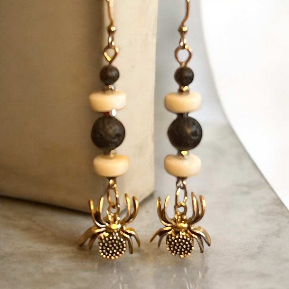 Handcrafted Black & white spider earrings - Picture 2 of 4